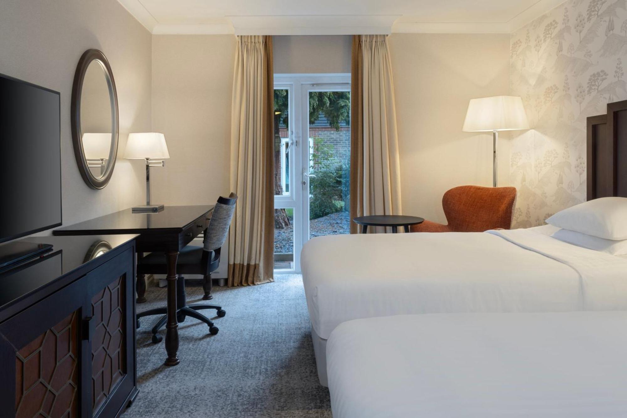 Delta Hotels By Marriott Tudor Park Country Club Maidstone Kültér fotó