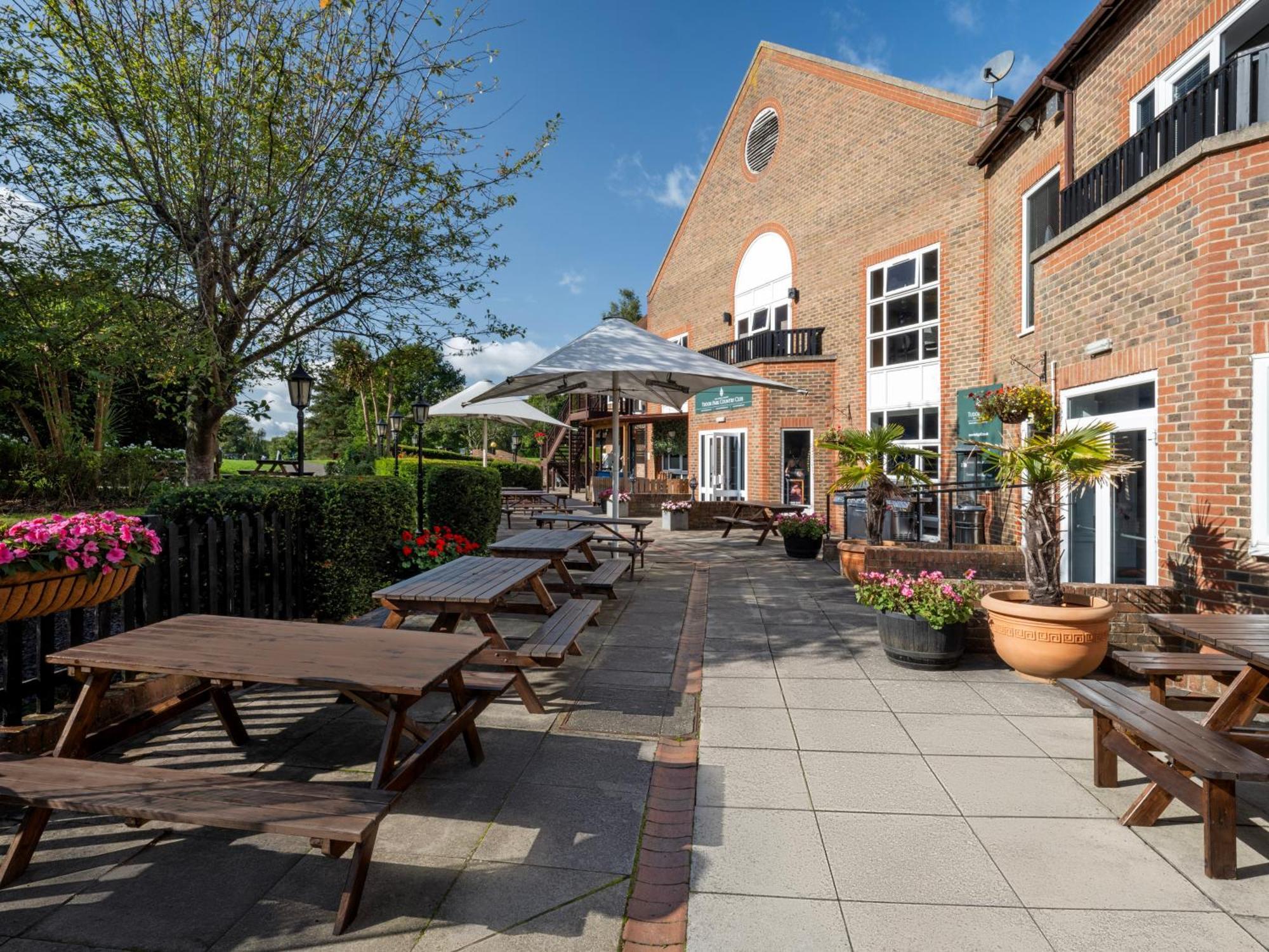 Delta Hotels By Marriott Tudor Park Country Club Maidstone Kültér fotó