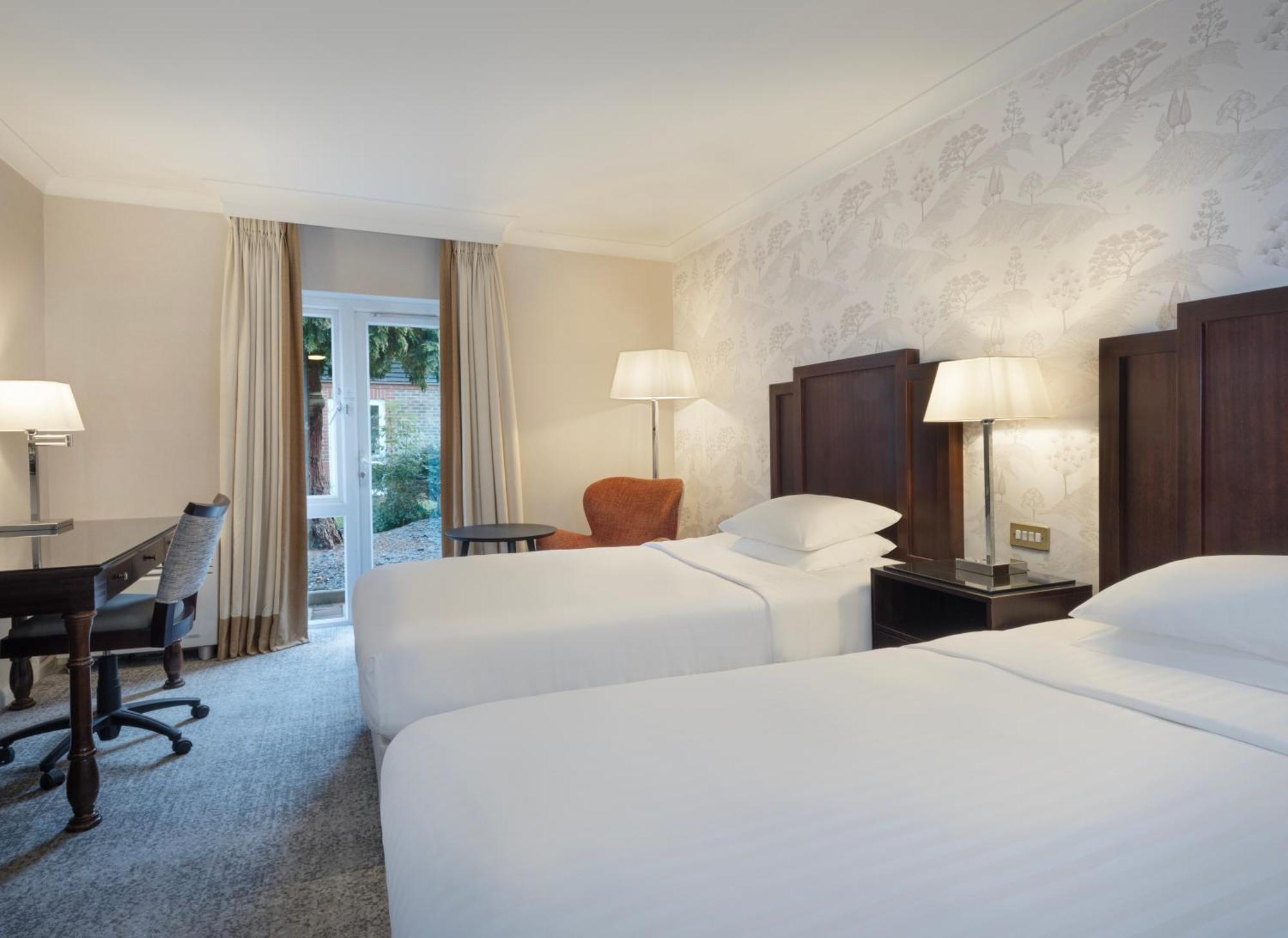 Delta Hotels By Marriott Tudor Park Country Club Maidstone Kültér fotó