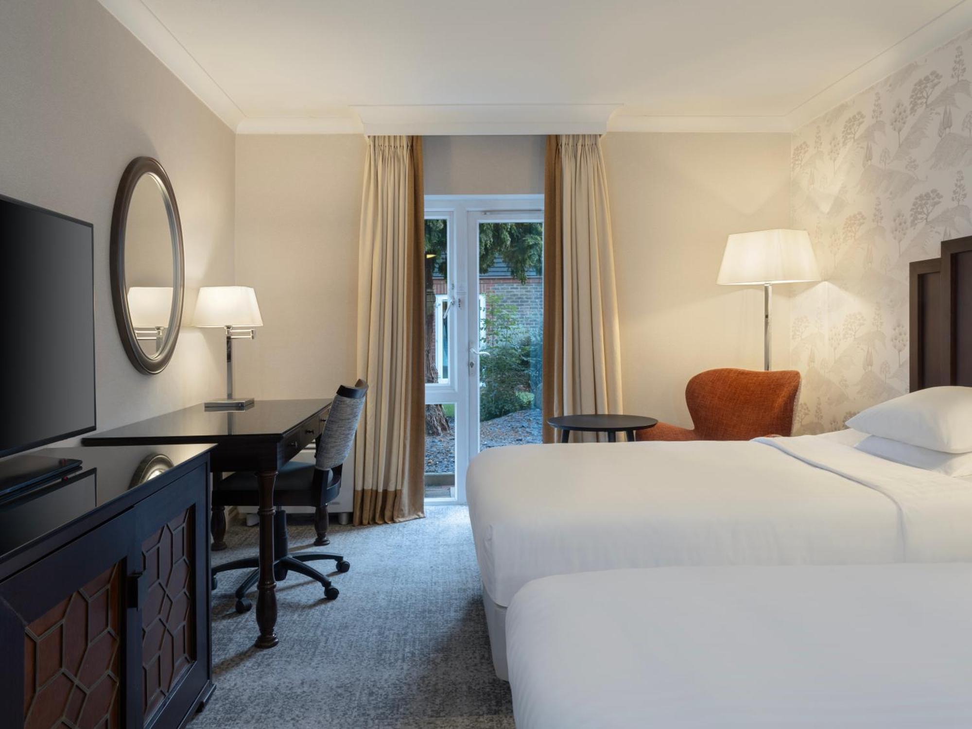 Delta Hotels By Marriott Tudor Park Country Club Maidstone Kültér fotó