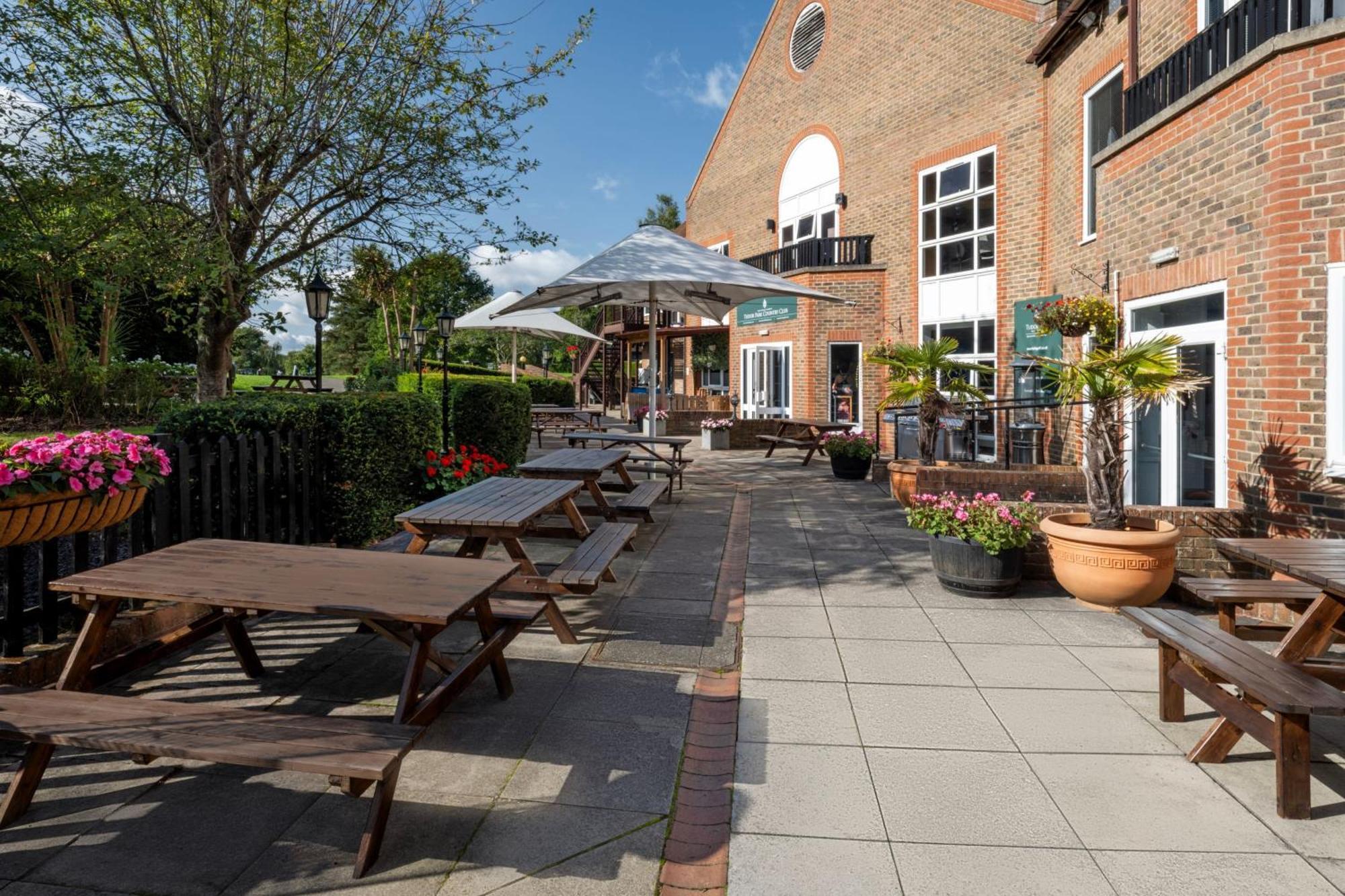 Delta Hotels By Marriott Tudor Park Country Club Maidstone Kültér fotó