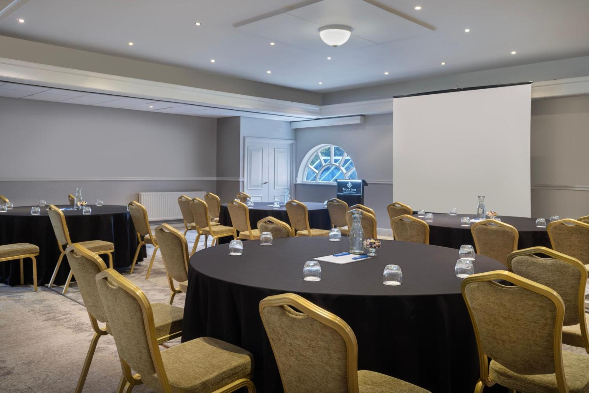 Delta Hotels By Marriott Tudor Park Country Club Maidstone Kültér fotó