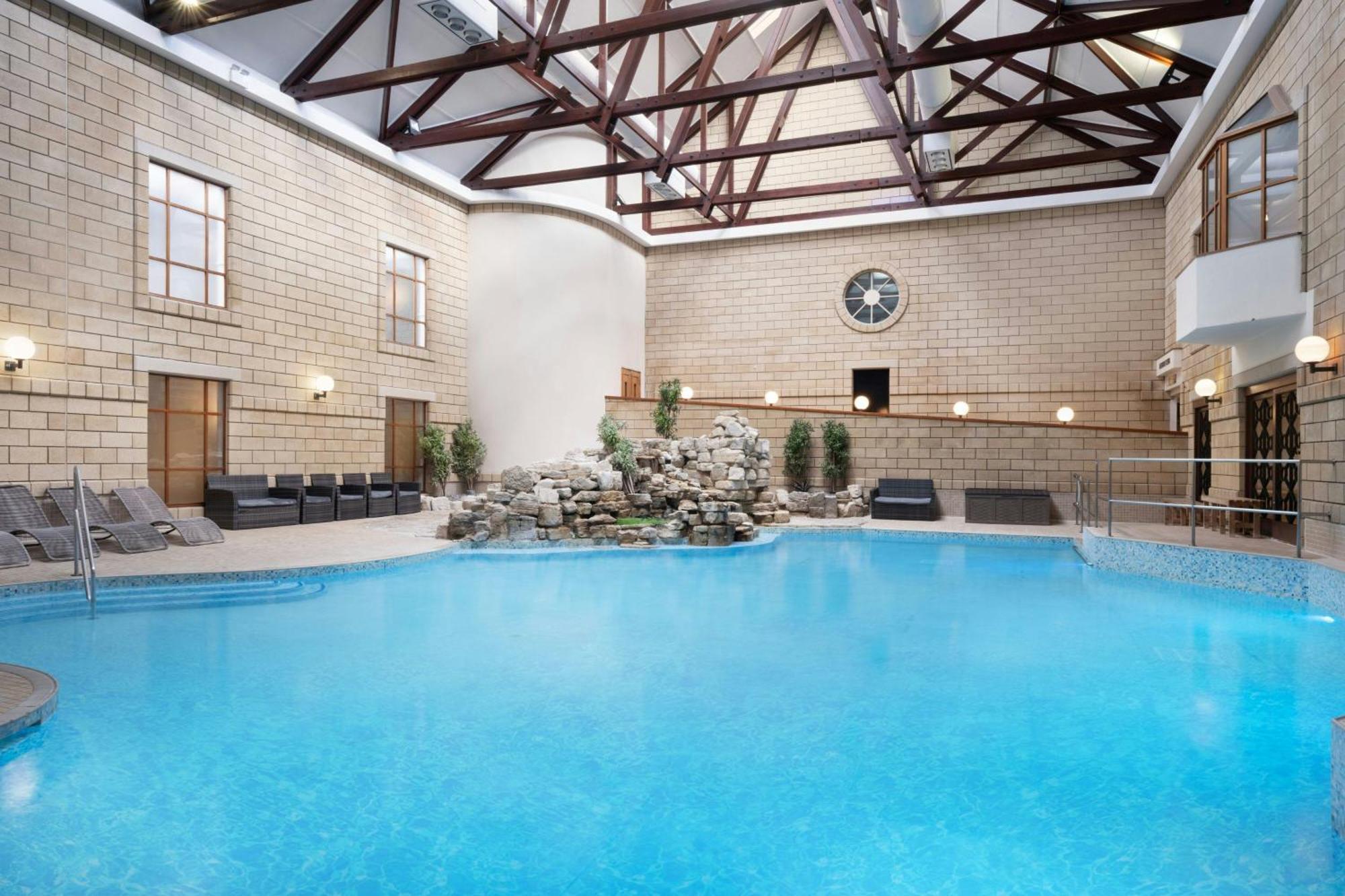 Delta Hotels By Marriott Tudor Park Country Club Maidstone Kültér fotó